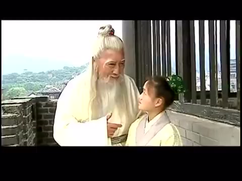 04:35 一帮人在打仗,这个老头真淡定,还在一旁涮锅子 02:05 万震山的